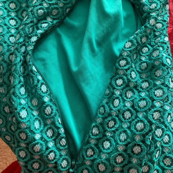 Isaac Mizrahi Green Petite Engineered Bi-Color Lace Midi Dress Size M/P - Picture 16 of 16